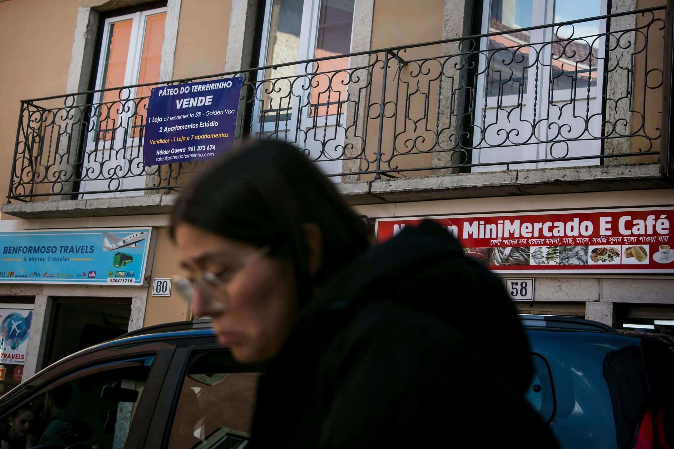 People even get jobs, but many have nowhere to live because in the cities the wages are low and rents are high, explains Farid Akmed Patwary. Photo Rodrigo Cabrita