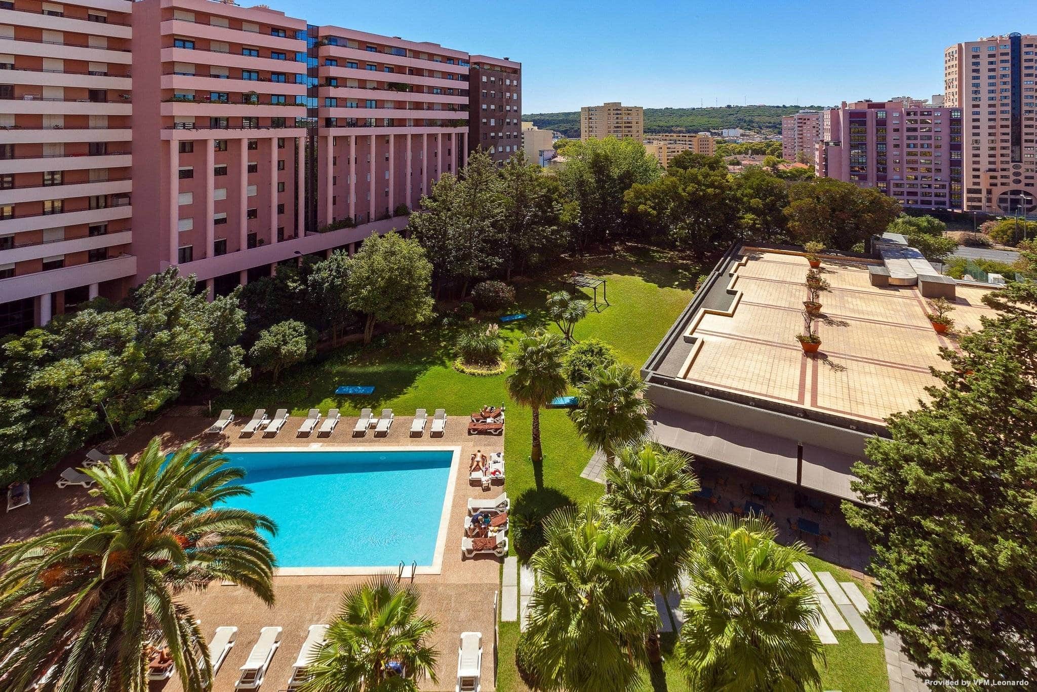 Lisbon Marriott relaunches Sunday brunch and pool until October