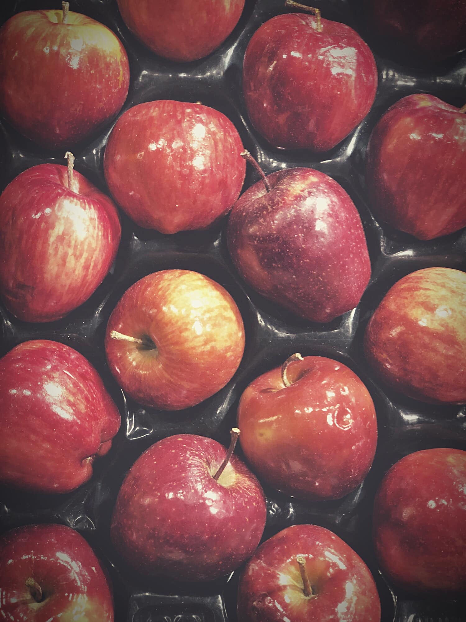 Appels on sale,seen from above at the street market