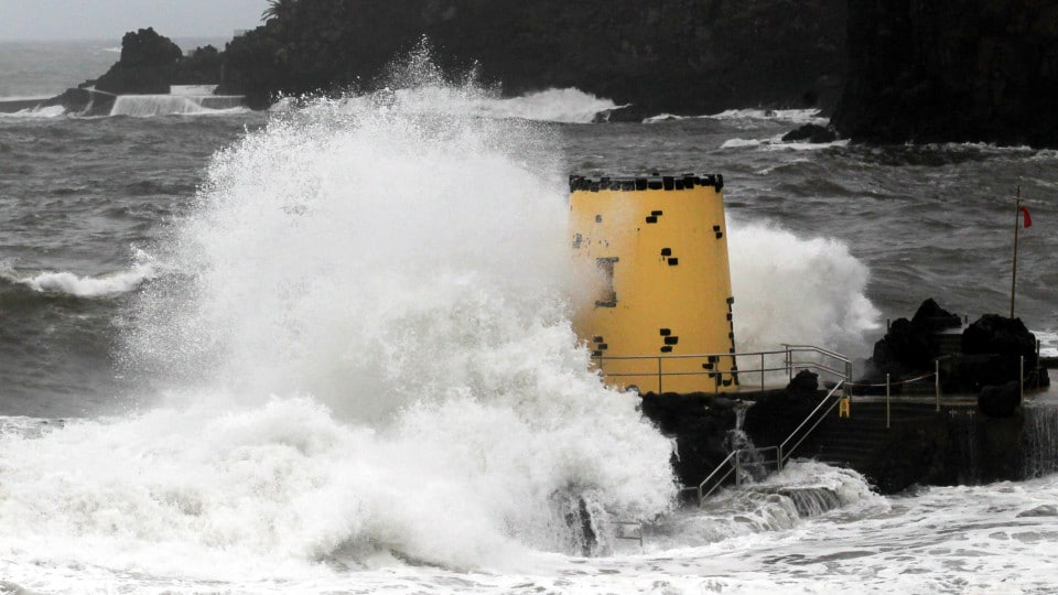 The Funchal Harbor Master's Office extends strong wind warning until Monday