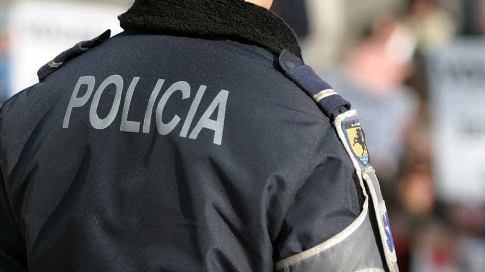 PSP agent assaulted by woman in Bairro Alto. Suspect was arrested