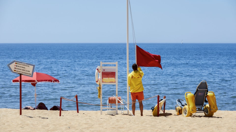 Quarteira and Vilamoura. Bathing not recommended due to possible contamination